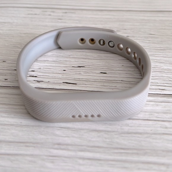 4 Fitbit Flex2 Wristbands - Size Small - Picture 5 of 8